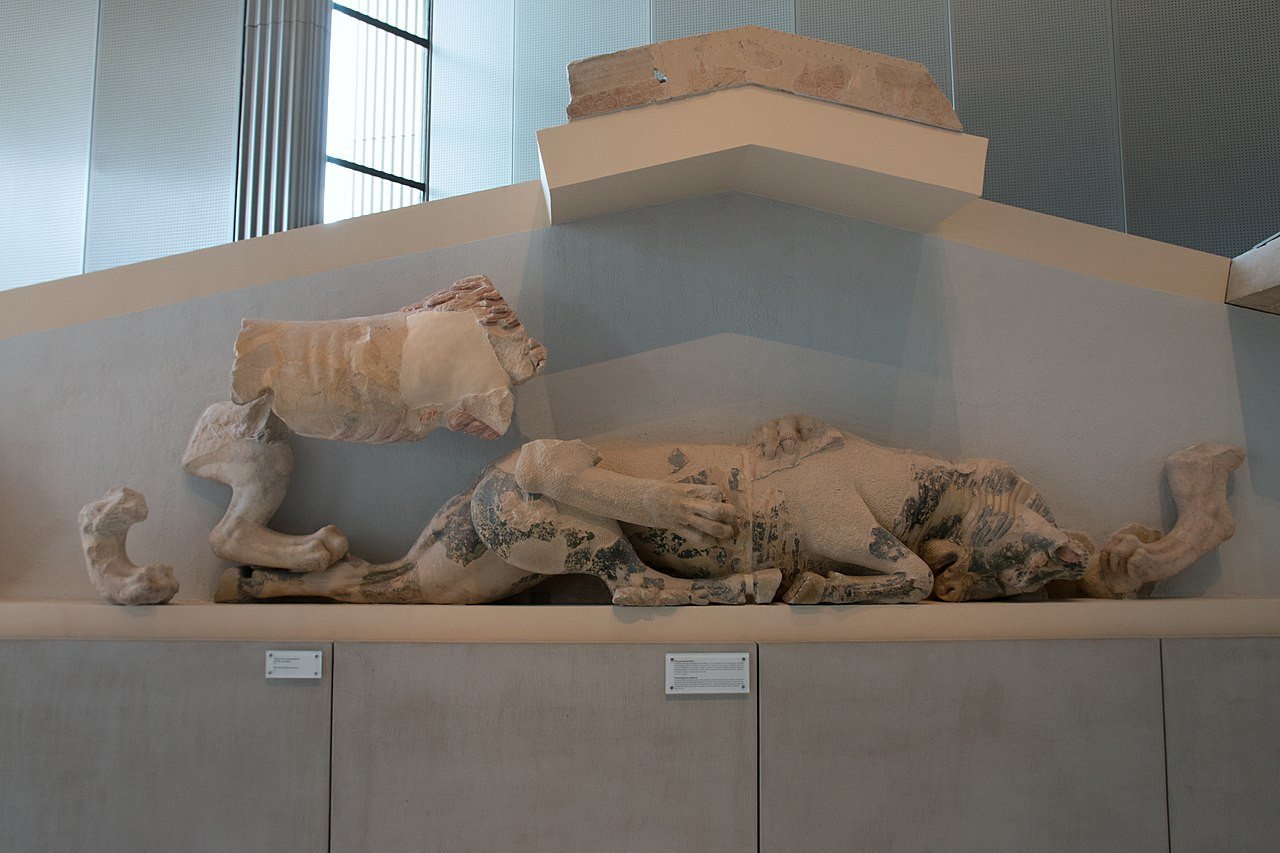 Bull devoured by two lions,570BC,Acropolis Museum by ZDE on wikipedia.commons